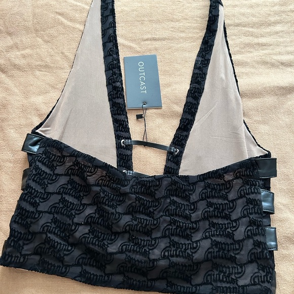 Swayer Halter Top - Picture 2 of 6